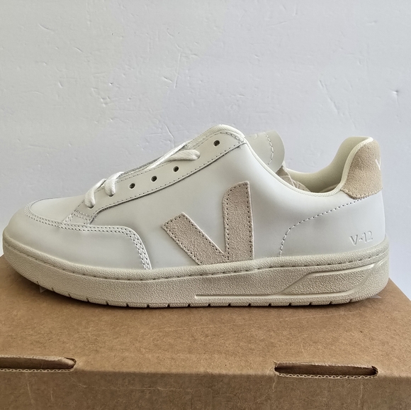 Veja White and Cream Low Top Sneakers Size 40 - Picture 3 of 7